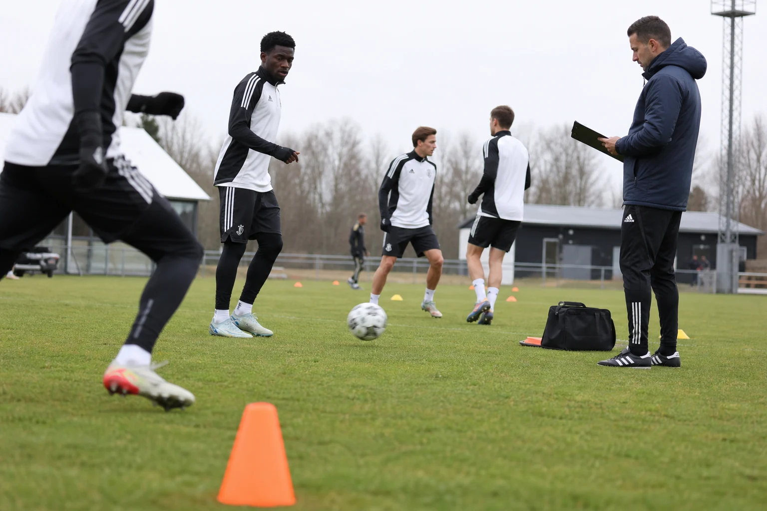 Juventus låner ut Lois Openda til Lyon